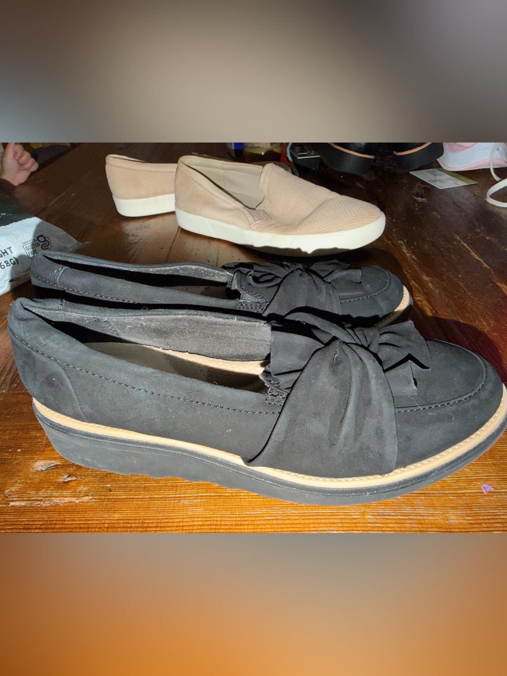 Clarks Women’s Black Loafers Size 7.5 Ruffle Bow Comfort Flats